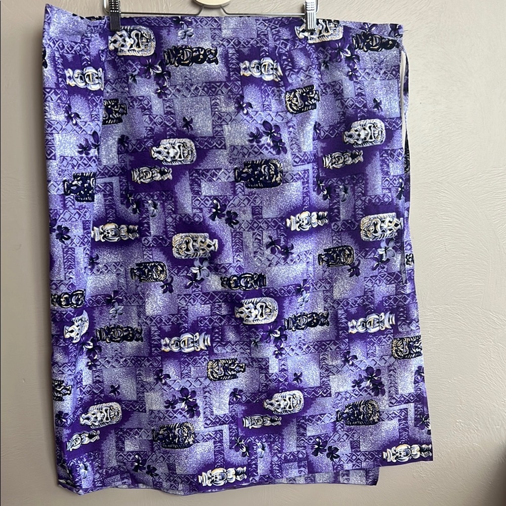 Vintage Hawaiian Round Women’s Purple Skirt/Pareo. Cotton. Made in Hawaii, USA.